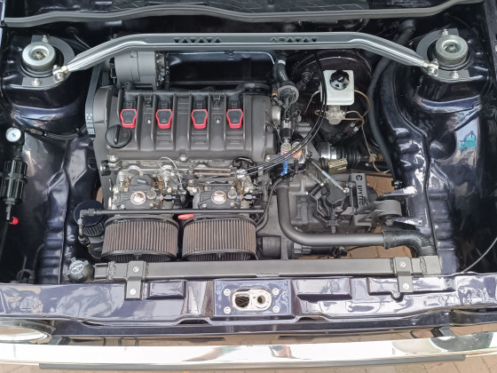 Motorraum in Arbeit